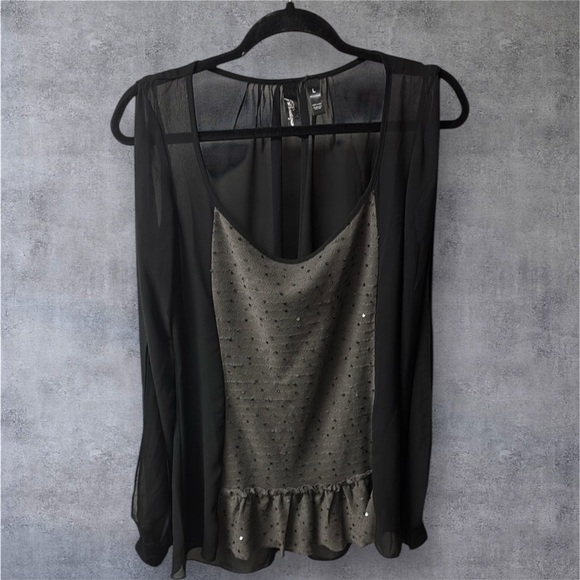 BKE Boutique Black and Gray Blouse with Ruffle Hem sequins - Picture 12 of 13